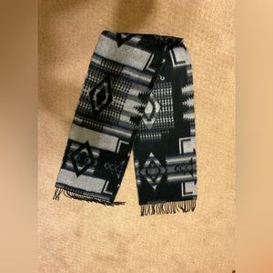 COPY - NWOT D & Y - Woman softer than cashmere black/gray/blue long scarf, Siz…